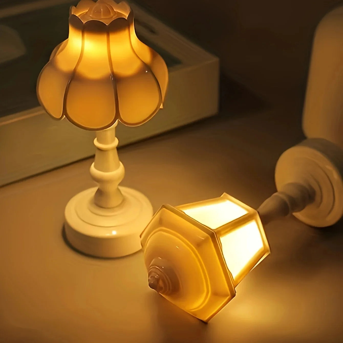 Vibrant Battery LED Table Lamp