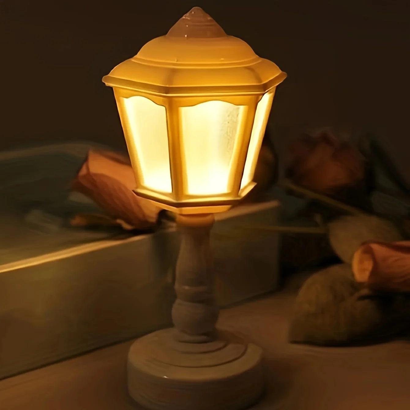 Vibrant Battery LED Table Lamp